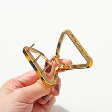 Load image into Gallery viewer, Amélie Triangle Claw Clip