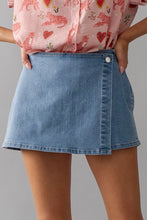 Load image into Gallery viewer, Side Zipper Denim Skort | Light Denim