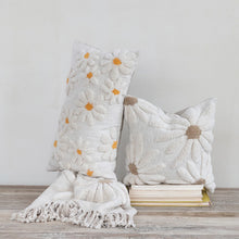 Load image into Gallery viewer, Tufted Flowers + Fringe Throw