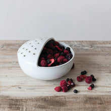 Load image into Gallery viewer, Berry Strainer