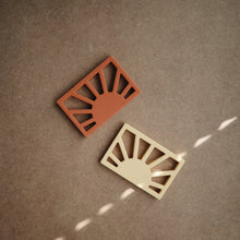 Load image into Gallery viewer, Sun Teether | Clay