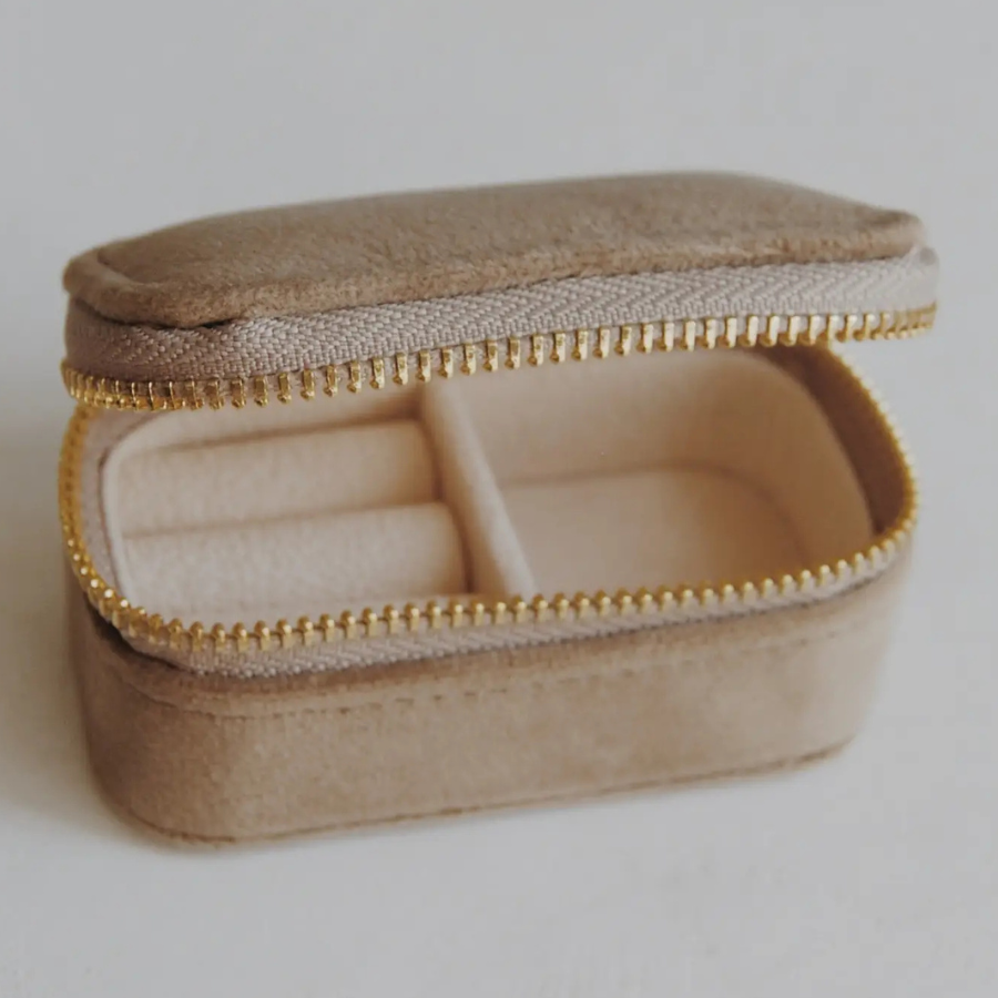 The Traveler | Nudie
