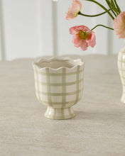 Load image into Gallery viewer, Bonnie Pot
