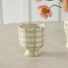 Load image into Gallery viewer, Bonnie Pot
