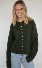 Load image into Gallery viewer, Piper Cardigan | Hunter Green
