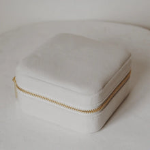 Load image into Gallery viewer, One + Only Jewelry Box | Baby’s Breath
