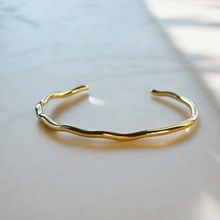Load image into Gallery viewer, Calista Cuff Bracelet
