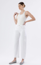 Load image into Gallery viewer, Optic White Panel Barrel Jean
