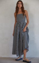 Load image into Gallery viewer, Promenade Dress | Black
