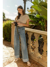 Load image into Gallery viewer, 90&#39;s Stretch Cuffed Hem High Rise Straight Jeans
