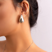 Load image into Gallery viewer, Raindrop Statement Earring
