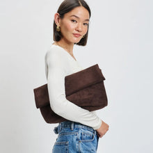 Load image into Gallery viewer, Zarae Crossbody | Chocolate
