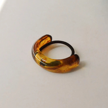 Load image into Gallery viewer, Wide Arch Resin Ponytail Hair Tie | Brown
