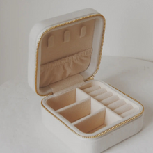 Load image into Gallery viewer, One + Only Jewelry Box | Baby’s Breath
