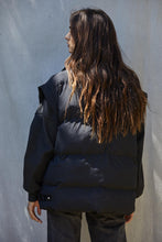 Load image into Gallery viewer, Slope Slide Vest | Black

