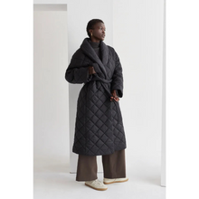 Load image into Gallery viewer, Adeline Quilted Puffer Wrap Coat | Black
