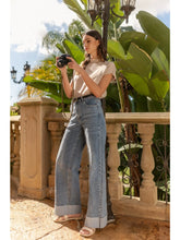 Load image into Gallery viewer, 90&#39;s Stretch Cuffed Hem High Rise Straight Jeans
