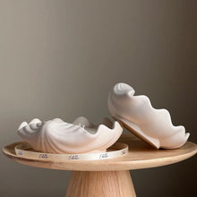 Load image into Gallery viewer, Clam Shell Candle
