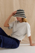 Load image into Gallery viewer, Suzy Ruched Top | Grey
