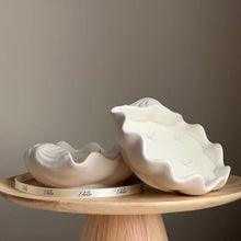 Load image into Gallery viewer, Clam Shell Candle

