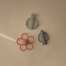 Load image into Gallery viewer, Daisy Rattle Teether | Dusty Rose
