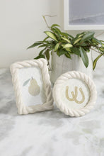 Load image into Gallery viewer, Mariselle Frame | 2 Sizes
