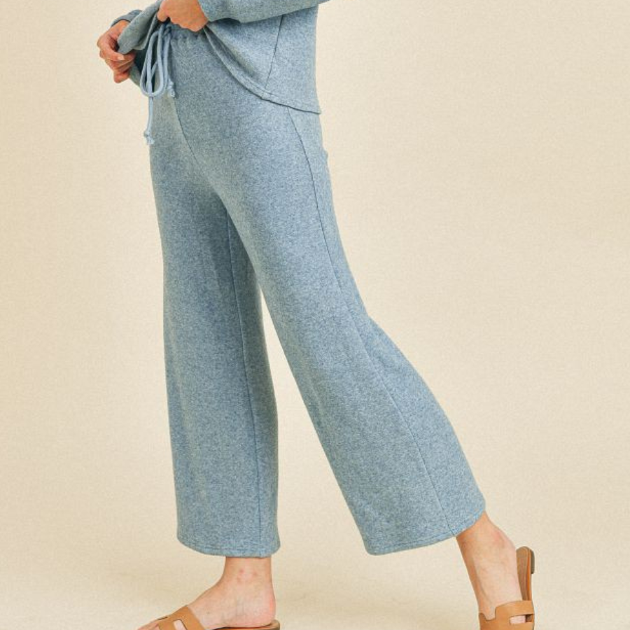 Relaxed Wide Legged Pant
